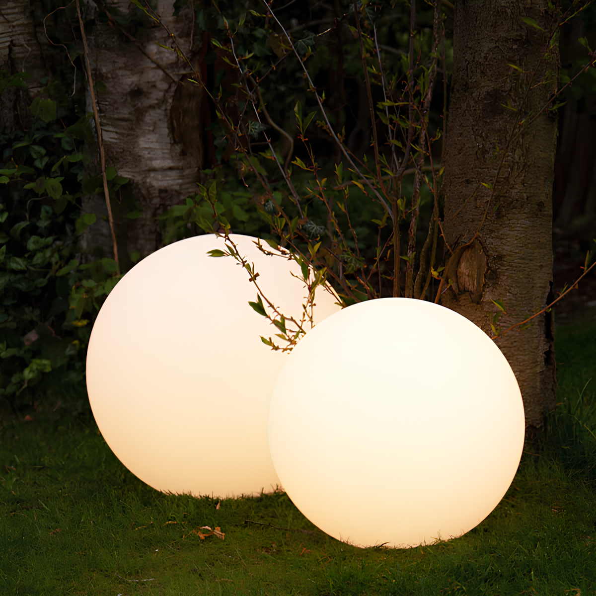 Luminous Sphere Garden Light