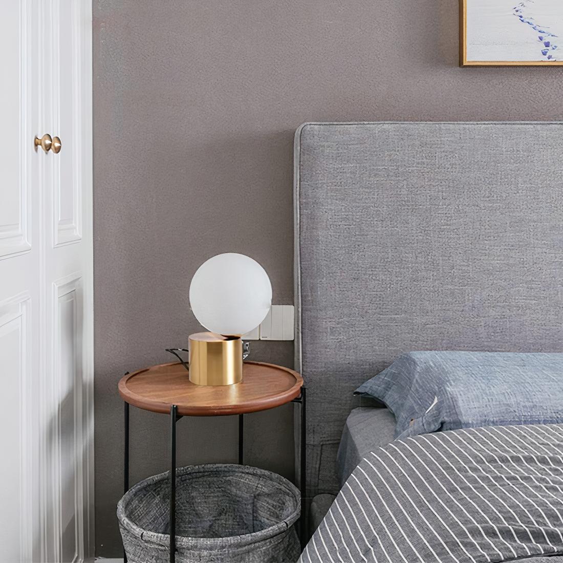 Globe Aura Table Lamp